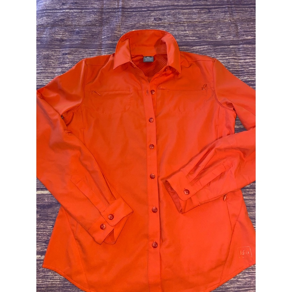 Ladies size extra small REI outdoor shirt